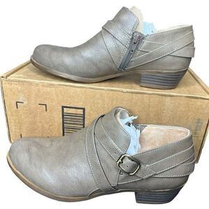 NEW Life Stride Taupe Adley Faux Leather Bootie 9 Wide